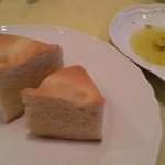 リストランテ ヴォナ フォルトゥーナ - ＜2008年8月＞パンその２とオリーヴオイル