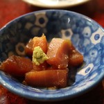 沖縄料理 さつき  - お通しはまぐろ漬け