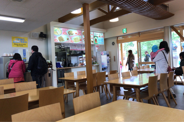 旭山動物園くらぶ 正門shop 旭山動物園 いこいの広場横 ファーストフード 北日ノ出 定食 食堂 食べログ