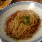 香港麺 新記 - カレーツユなし麺