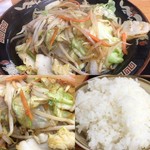 長ちゃんラーメン - 野菜炒め/ライス
