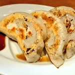 アンチエイジングレストラン 薬膳ラーメンドラゴン - ジャンボ餃子3個 ¥500