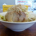 ラーメン利 - 「二郎野菜ラーメン小（麺200g）・野菜多め（400g）」700円