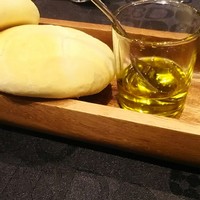 レストランアラスカ フェスティバルタワー - オリーブオイルとパン