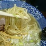 煮干らー麺シロクロ - 白の麺アップ煮干し
