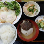やきとり居酒屋 赤天狗 - ハムエッグ定食