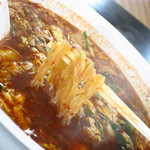 辛麺屋 桝元 - 名物のこんにゃく麺