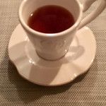 Ratorie Do Ginyoru E Maderon - キチンと茶葉から抽出された紅茶
