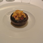 リストランテ カノフィーロ - 帯広産ジャンボマッシュルームのソテー　余市産ウニとトマトのケッカソース