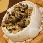 ワインバー バッカス - サザエのエスカルゴバター（６００円）２０１７年５月