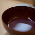 鮨 橋口 - 鰒（あはび）蒸煮（むしに）の汁（しる）