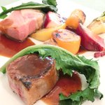 レスアルカーナ - 本日のプレートランチ 1260円 の北海道産の豚のローストと根菜のグリル エシャロットソース