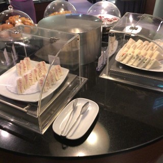 Royal Silk Lounge -