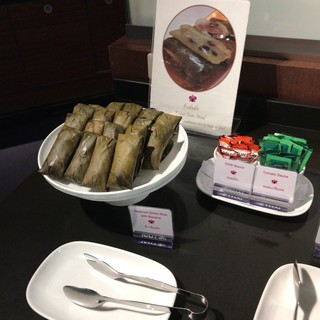 Royal Silk Lounge -