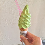 ジェラテリア アクオリーナ - 抹茶のジェラートソフト（620円）