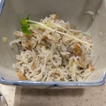 アカマル屋 - しらすみょうが ゴマ油がかかっていて美味しい