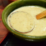 掛川いも汁処　とろろ本丸 - ～いも汁処 とろろ本丸～
                                定食のとろろ汁
                                皮ごとすりおろしてあります