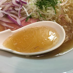 麺処 晴 - 「冷やしそば（塩）」のスープ