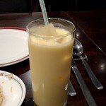 カーン・ケバブ・ビリヤニ - 珍しくマンゴーラッシー