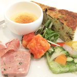 レスアルカーナ - 本日のプレートランチ 1260円 の前菜盛り合わせ