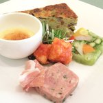 レスアルカーナ - 本日のプレートランチ 1260円 の前菜盛り合わせ