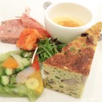 レスアルカーナ - 本日のプレートランチ 1260円 の前菜盛り合わせ