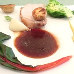 レスアルカーナ - 本日のプレートランチ 1260円 の北海道産の豚のローストと野菜のグリル 赤ワインソース