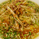 四川料理 龍の子 - 通称「ネギソバ」。絶品。家族三人で、麺と具の大盛り注文は定番です。