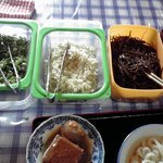 麺豪 山下 - 生姜、天かす、ネギ、だし昆布