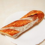 インダストリー - バゲット・クラシック。1/2個 155円＋税