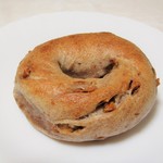 インダストリー - ベーグル・くるみ。220円＋税