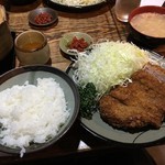 豚珍館 - ジャンボメンチカツ定食