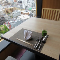 ホテル雅叙園東京 - 朝食はこの席で