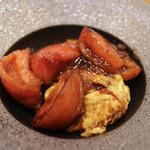 レンゲ - 卵とフルーツトマトの炒め物