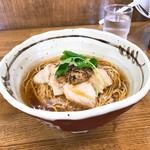 きくや - 鶏清湯の醤油そば〜小さな小さなフォアグラ添え〜950円