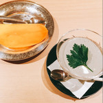 萬 - デザートの黒ごまプリンとマンゴー