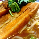 純中国伝統料理四川料理 芊品香 - 自家製とろとろ叉焼刀削麺(特盛)