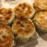 好餃子 - 季節限定のアスパラ餃子。存在感があるアスパラの食感が、よいアクセントになっています(´▽｀)