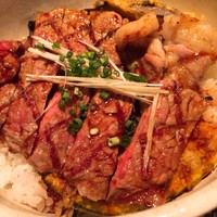 旬菜ステーキ処 らいむらいと - 特製ステーキ丼アップ