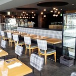 grenier36＋Rooftopビアガーデン - 明るい店内