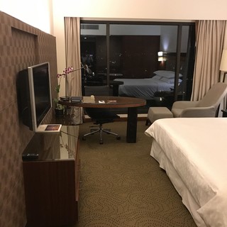 Royal Orchid Sheraton Hotel&Towers -