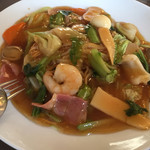 龍天楼 - 五目あんかけ焼ソバ＝９２０円