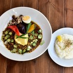 札幌スープカレー専門店 カンクン - じゃがチーズと夏野菜のネバスープカレー