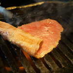 生ホルモン処 おさむちゃん。 - 焼きしゃぶ4　巻きとります