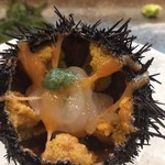 寿司栄 - 甘海老、白海老と雲丹