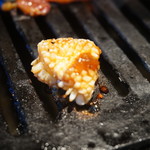 生ホルモン処 おさむちゃん。 - ウルテを焼いているところ