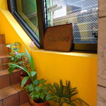 MEIJIDO - カフェへの階段