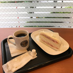 カフェ・ベローチェ - ブレンドとサンドイッチで450円