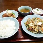 天心 - 昼日替定食730円 今日は八宝菜  餃子350円