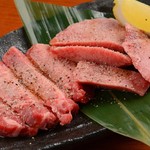 Kurogegyuu Ittou Gai Yakiniku No Suzuki - 